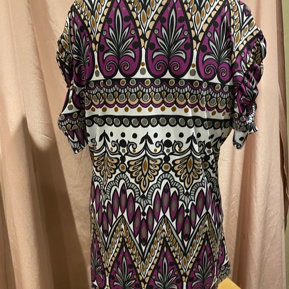 Top - Picture 2 of 2